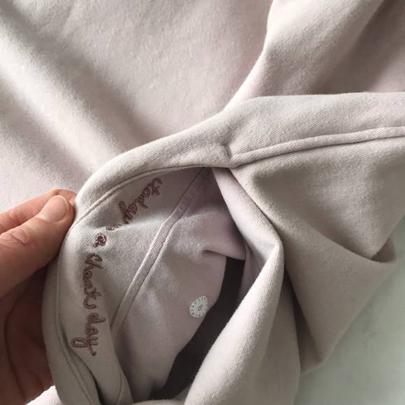 Light pink/blush Lululemon pullover size 6. - Picture 5 of 10